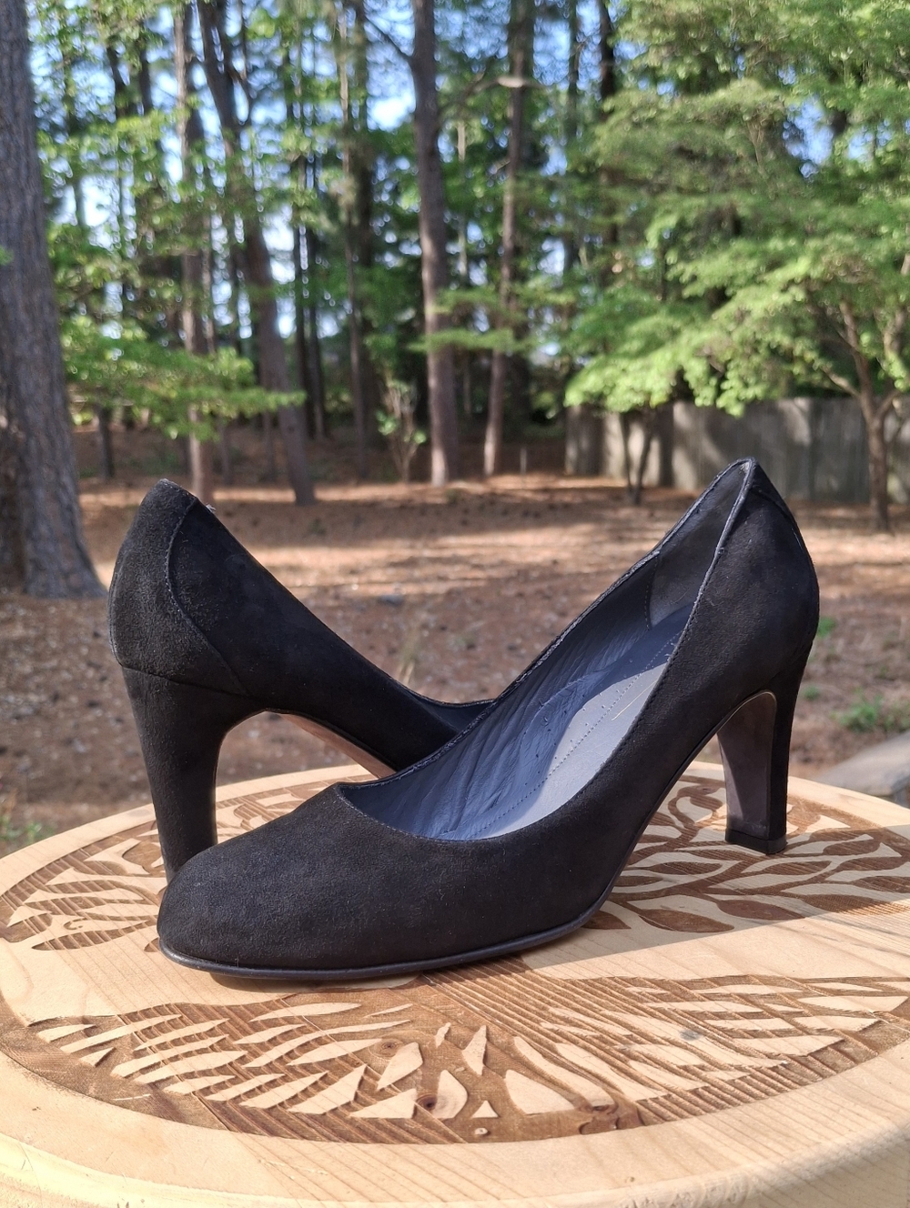 Donald J Pliner Italy Ozara Black Suede Round Toe Minimaliat Pumps Size 7.5